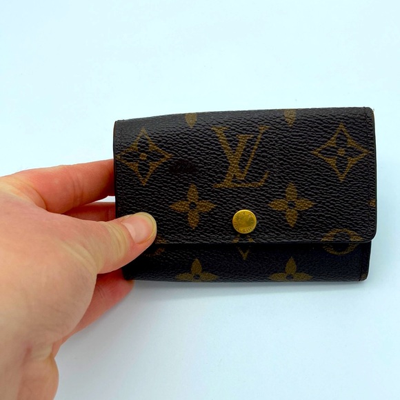 LOUIS VUITTON MONOGRAM KEY HOLDER CASE - Picture 1 of 9
